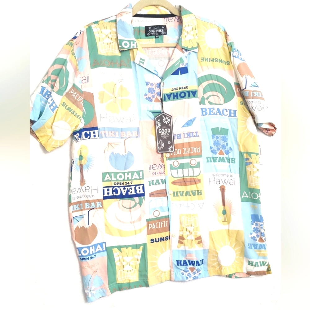 Good Vibes Mens Graphic Button Down Shirt Watercolor (Size M) Nwt‎